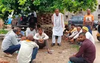 फिरोजाबाद: नगला पांडे में युवक ने पेड़ से लटककर दी जान