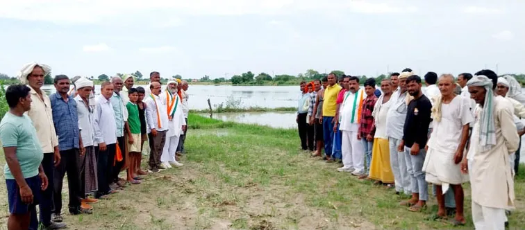 फिरोजाबाद: किसानों की 1500 बीघा धान की फसल डूबी