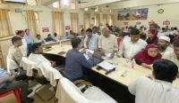 फिरोजाबाद: शिकायतों को पारदर्शिता के साथ निपटाएं अधिकारीः सीडीओं