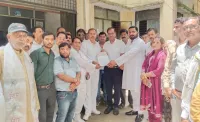 फिरोजाबाद: जीएसटी की समस्याओं को लेकर व्यापारियों ने वित्त मंत्री से गुहार