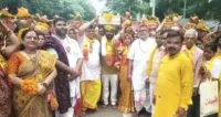 फिरोजाबाद: गाजे-बाजे के साथ निकली शिव महापुराण कथा की भव्य कलश यात्रा