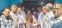 फिरोजाबाद: शहीद सैनिक अनिल शंखवार के परिजनों को किया सम्मानित