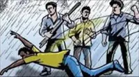 फिरोजाबाद: बकाएदारों के कनेक्शन काटने गई टीम को भीड़ ने पीटा