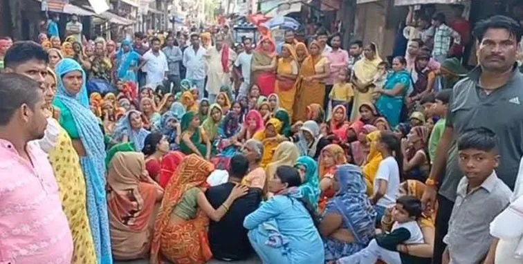 फिरोजाबाद: प्रताड़ना से परेशान युवक ने दी जान