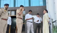 फिरोजाबाद: जेएस यूनिवर्सिटी में डिग्री के लिए भटक रहे है छात्र
