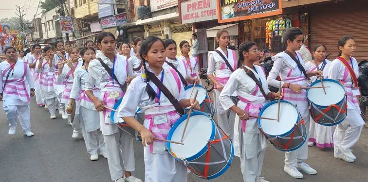 राष्ट्र सेविका समिति ने निकाला पथ संचलन