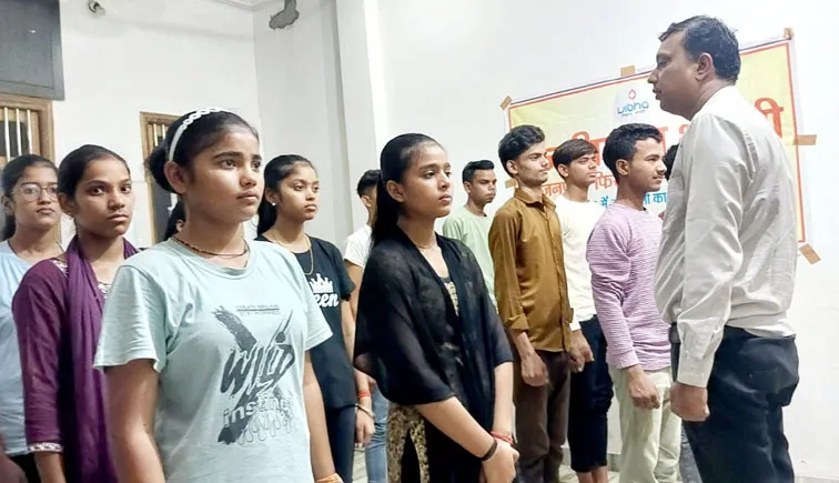 सिरसागंज: अहमदाबाद एयरप्लेन क्रैश के मृतकों को दी गई भावभीनी श्रद्धांजलि