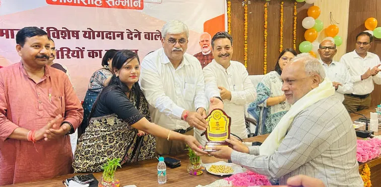 फिरोजाबाद: दानवीर भामाशाह की जयंती पर जनप्रतिनिधियों ने व्यापारियों को किया सम्मानित