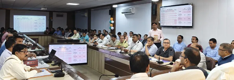 फिरोजाबाद: सरकारी योजनाओं को जनता तक पहुचाएं अधिकारी-डीएम