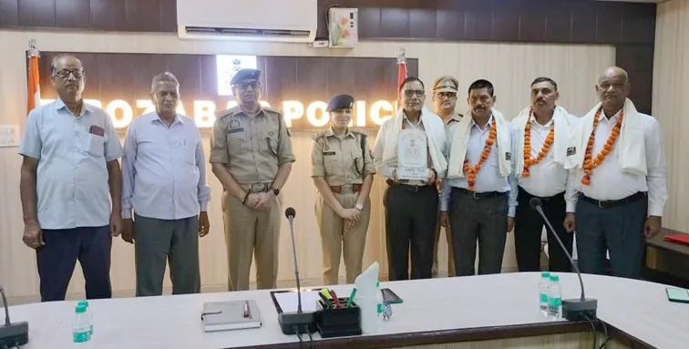 फिरोजाबाद: पुलिस विभाग में सेवा काल पूर्ण करने वाले चार उपनिरीक्षकों को दी विदाई
