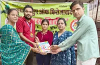 फिरोजाबाद: जायंट्स ग्रुप ऑफ फिरोजाबाद ग्लास सिटी ने अनाथ बालिका को प्रदान की पाठ्यक्रम सामग्री