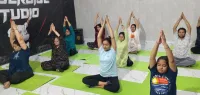 फिरोजाबाद: डांसर साइज एकेडमी में योग शिविर हुआ आयोजित
