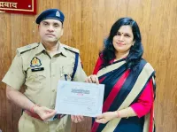 फिरोजाबाद: एसपी सिटी ने जया शर्मा को किया सम्मानित