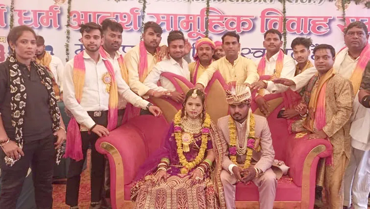 फिरोजाबाद: बाबा खाटू श्याम सेवा समिति ने 42 कन्याओं के किये हाथ पीले