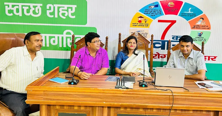 फिरोजाबाद: जनभागीदारी सुनिश्चित करते हुए वृक्षारोपण अभियान का संकुशल सम्पन्न कराएं