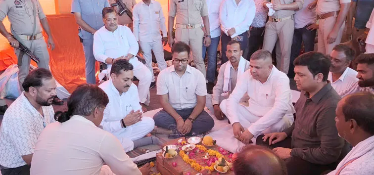 फिरोजाबाद: पिछड़े इलाके का विकास के साथ नए रोजगार के अवसर मिलेगेंः जयवीर सिंह