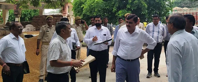 शिकोहाबाद: निदेशक ने किया मंडी समिति का निरीक्षण, मिली खामियां
