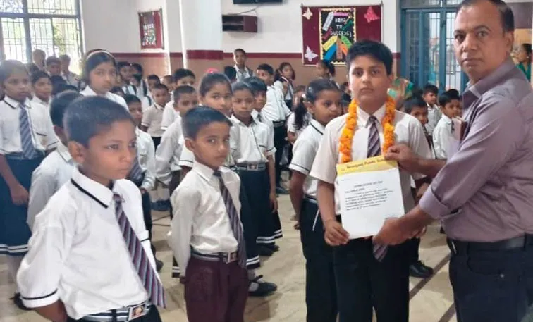 शिकोहाबाद: जीनियस अवार्ड में सिरसागंज पब्लिक स्कूल के 12 बच्चों को मिला स्थान