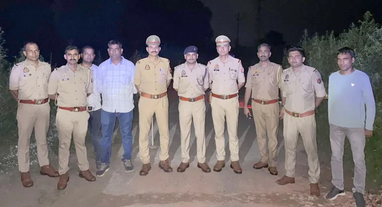 शिकोहाबाद: मुठभेड़ में दो शातिर लुटेरे गिरफ्तार, एक घायल