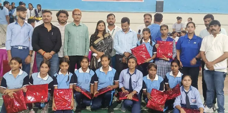 फिरोजाबाद: जिला स्तरीय प्रतियोगिता का पुरस्कार वितरण के साथ हुआ समापन