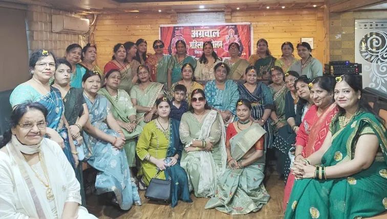 फिरोजाबाद: तीज क्यून बनी रेनू अग्रवाल