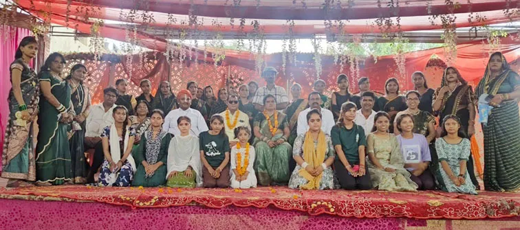 फिरोजाबाद: द्रविण जनकल्याण महासभा महिला मोर्चा ने मनाई हरियाली तीज