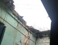 शिकोहाबाद: ठाकुर मुरली मनोहर मंदिर की छत गिरी