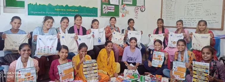 फिरोजाबाद: किशोरियों को मासिक स्वास्थ्य प्रबंधन किट का हुआ वितरण