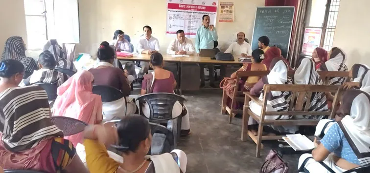 फिरोजाबाद: शिशुओं के लिए मां का दूध अमृत के समान होता है-डॉ. सतेन्द्र कुमार