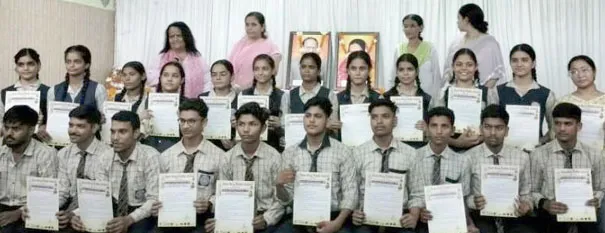 शिकोहाबाद: मेधावी ज्ञान श्री शांति श्याम छात्रवृति पुरस्कार से सम्मानित