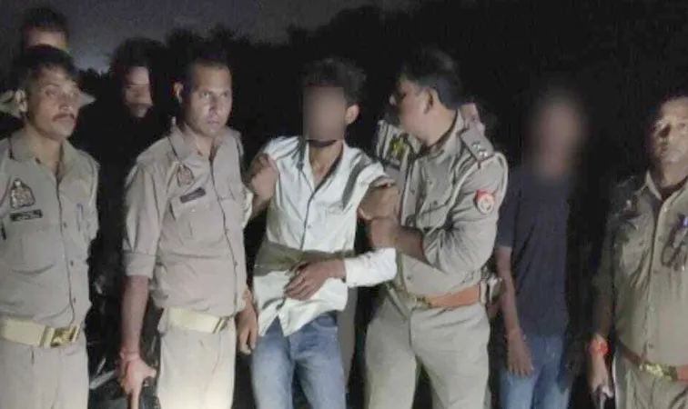 फिरोजाबाद: पुलिस मुठभेड़ में तीन चोर धरे, एक के पैर में लगी गोली