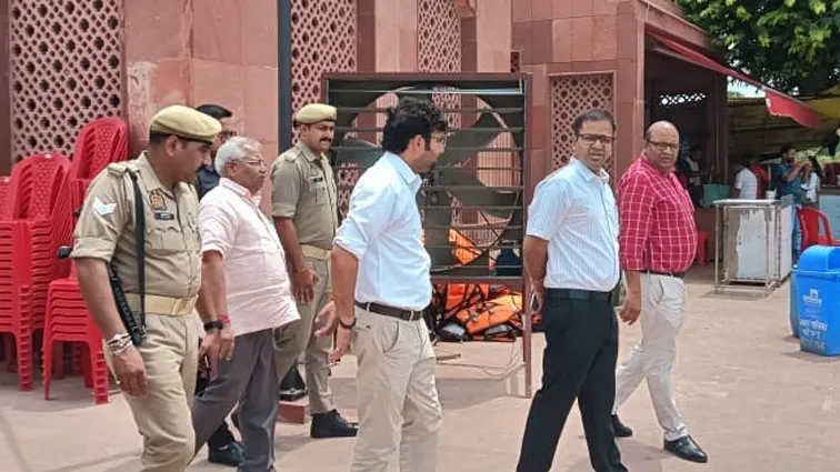 फिरोजाबाद: अपनी विरासत और संस्कृति को संजोना बहुत जरूरीः डीएम