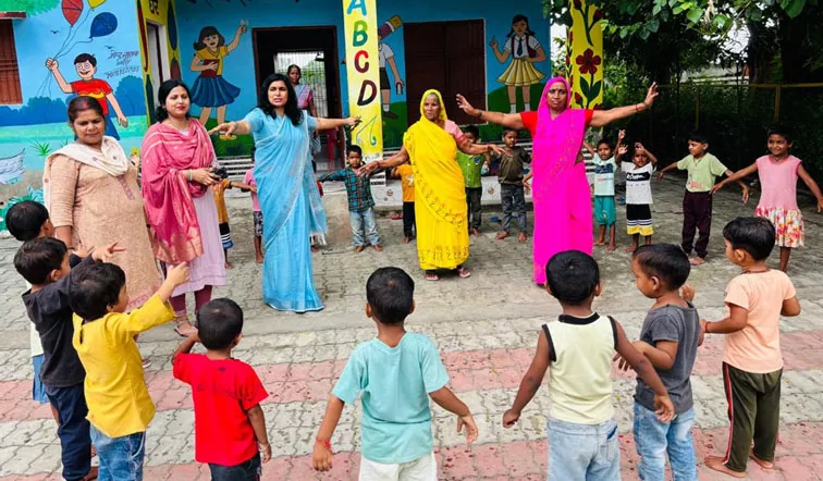 फिरोजाबाद: बाल वाटिका में सीखेंगे बच्चे, होगा बच्चों का शैक्षिक विकास