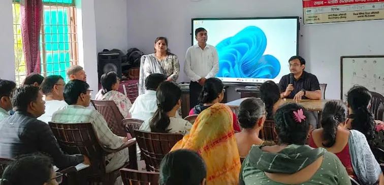 फिरोजाबाद: शिक्षक बच्चों को शिक्षा के साथ संस्कार भी देंः बीएसए