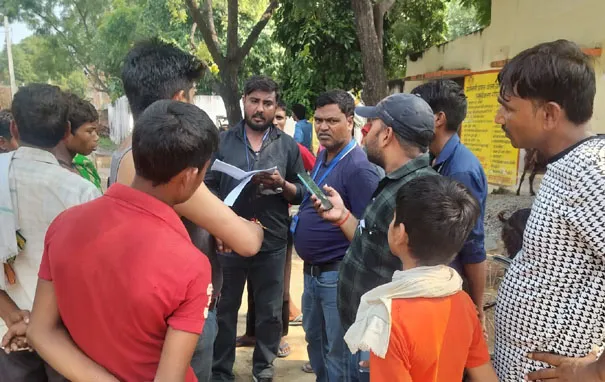 फिरोजाबाद: 9 लाख के बकाए पर 25 घरों की बत्ती गुल, मीटरों को किया जब्त