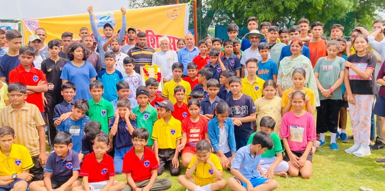 फिरोजाबाद: खेलकूद हमें न सिर्फ शारीरिक और मानसिक रूप स्वस्थ्य रखते है-प्रेमप्रकाश कुशवाह