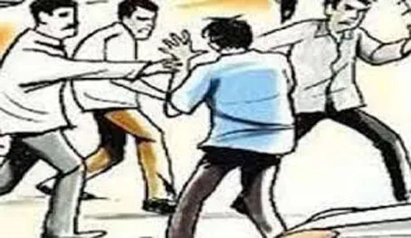 शिकोहाबाद: पशु बांधने को लेकर जमकर चले लाठी डंडे, पांच घायल