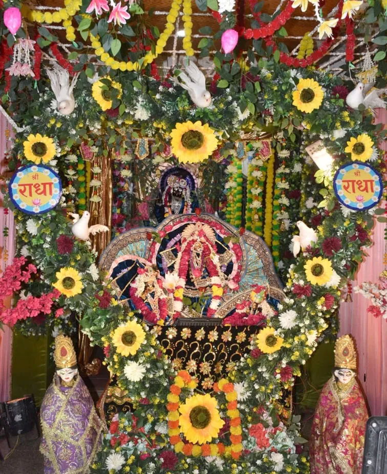 फिरोजाबाद: सुहागनगरी में धूमधाम से मना राधा रानी का जन्मोत्सव