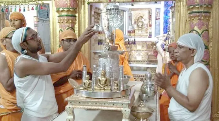 फिरोजाबाद: आत्म शुद्धि के लिये इच्छाओं का रोकना ही उत्तम तप है अमित सागर