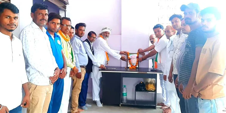 फिरोजाबाद: पूर्व मुख्यमंत्री पं. कमलापति त्रिपाठी की मनाई गई जन्म जयंती