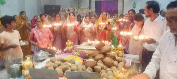 फिरोजाबाद: रसूलपुर जैन मंदिर में 108 दीपों से हुई महाआरती