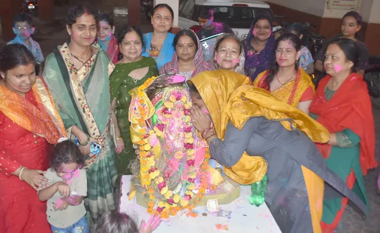 फिरोजाबाद: गणपत्ति बप्पा मोरियों के जयकारों से गूंजी शहर की राहें