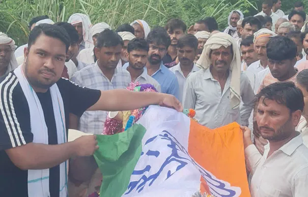 फिरोजाबाद: वरिष्ठ कांग्रेसी निहाल सिंह यादव को दी श्रंद्वाजली