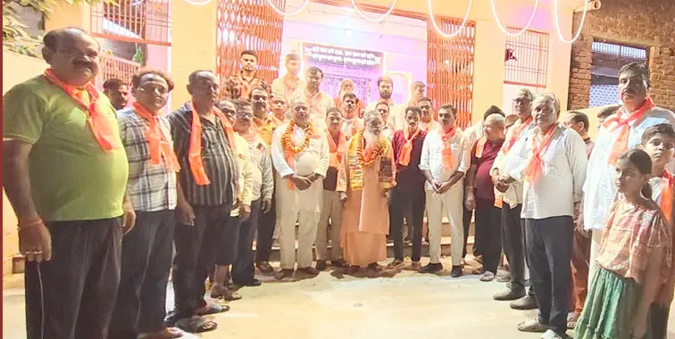 फिरोजाबाद: धर्म ध्वजा पताका फहराकर लेबर काॅलौनी रामलीला मैदान में कार्य हुआ प्रारम्भ