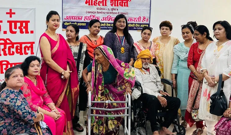 फिरोजाबाद: दिव्यांगजन सहायक उपकरण पाकर हुए खुश
