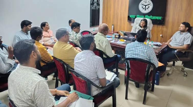 फिरोजाबाद: महापौर ने नवरात्रि एवं दशहरा पर्व पर सभी व्यवस्थाऐं दुरूस्त रखने के दिए निर्देश