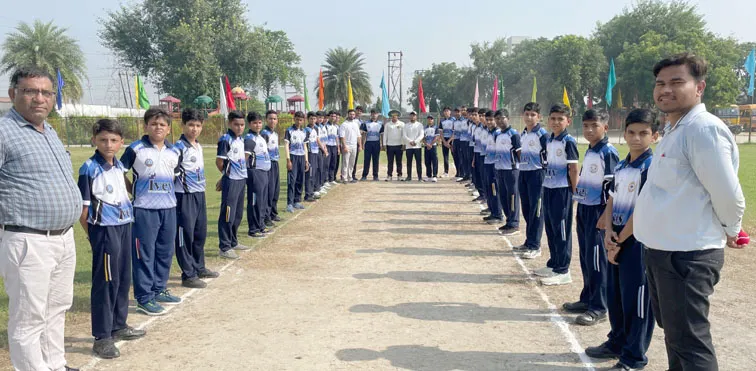 फिरोजाबाद: टूर्नामेंट में आईवी सुपर किंग्स एवं आईवी टाइगर्स की टीम रही विजेता