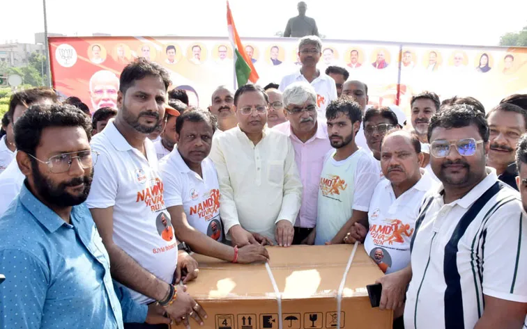 फिरोजाबाद: नमो युवा रन मैराथन में हजारों युवाओं ने लगाई दौड़