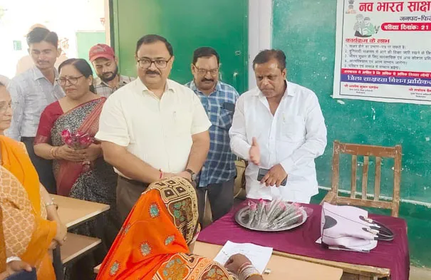 फिरोजाबाद: नव साक्षरों की हुई परीक्षा 2463 परीक्षार्थी रहे शामिल