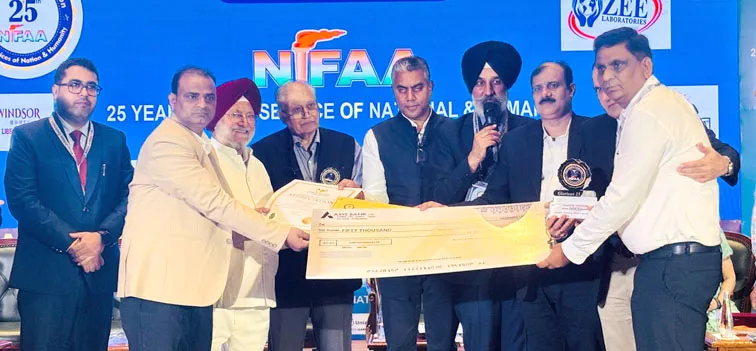 फिरोजाबाद: डॉ. अमित गुप्ता रक्तवीर को निफा के सिल्वर जुबली समारोह में मिला राष्ट्रीय पुरस्कार